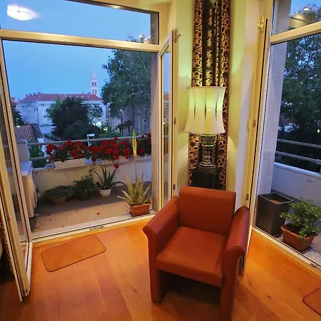 Sunset View Apartment *
